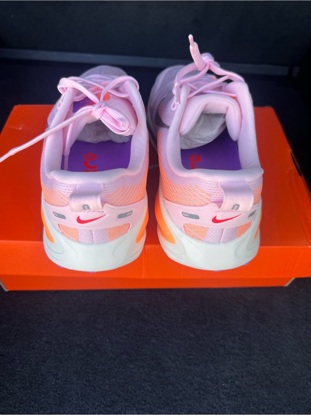Nike Vomero 18 Teens' Running Shoes Pink/Purple/Orange HQ2157-603 Size 6Y/7.5W - Picture 6 of 8